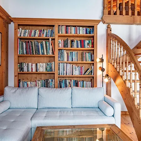Holiday home In Near Lifts